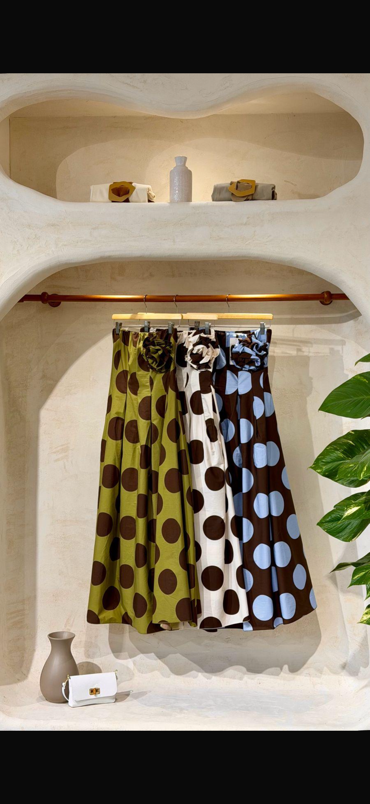 Polka dots strapless dress